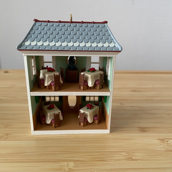 Lot 5 Hallmark Ornaments Nostalgic Houses & Shops 1996-99 NO boxes Halls Station - Picture 5 of 12